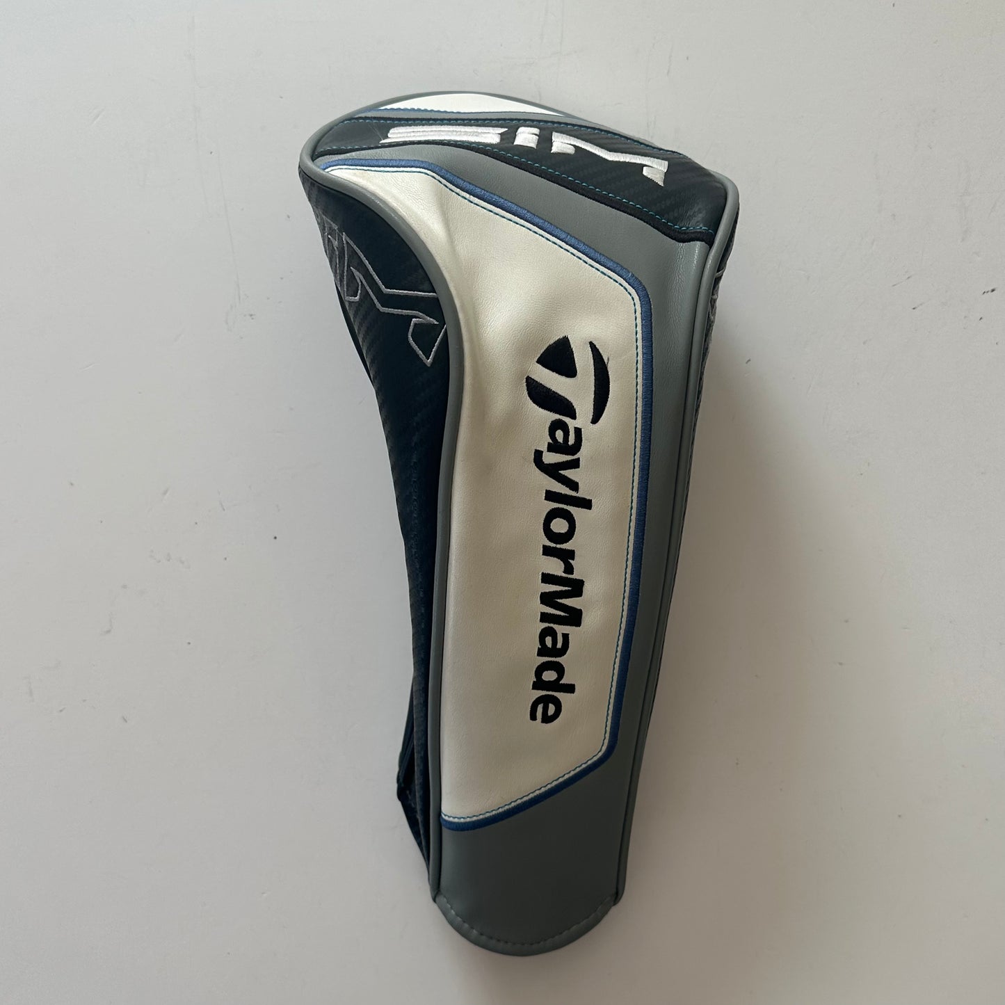 TaylorMade Sim 9* Driver Stiff Flex Headcover Included