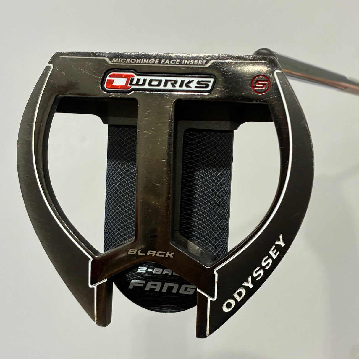 Odyssey O Works 2-Ball Fang S Black 33 Inch Putter Headcover Included