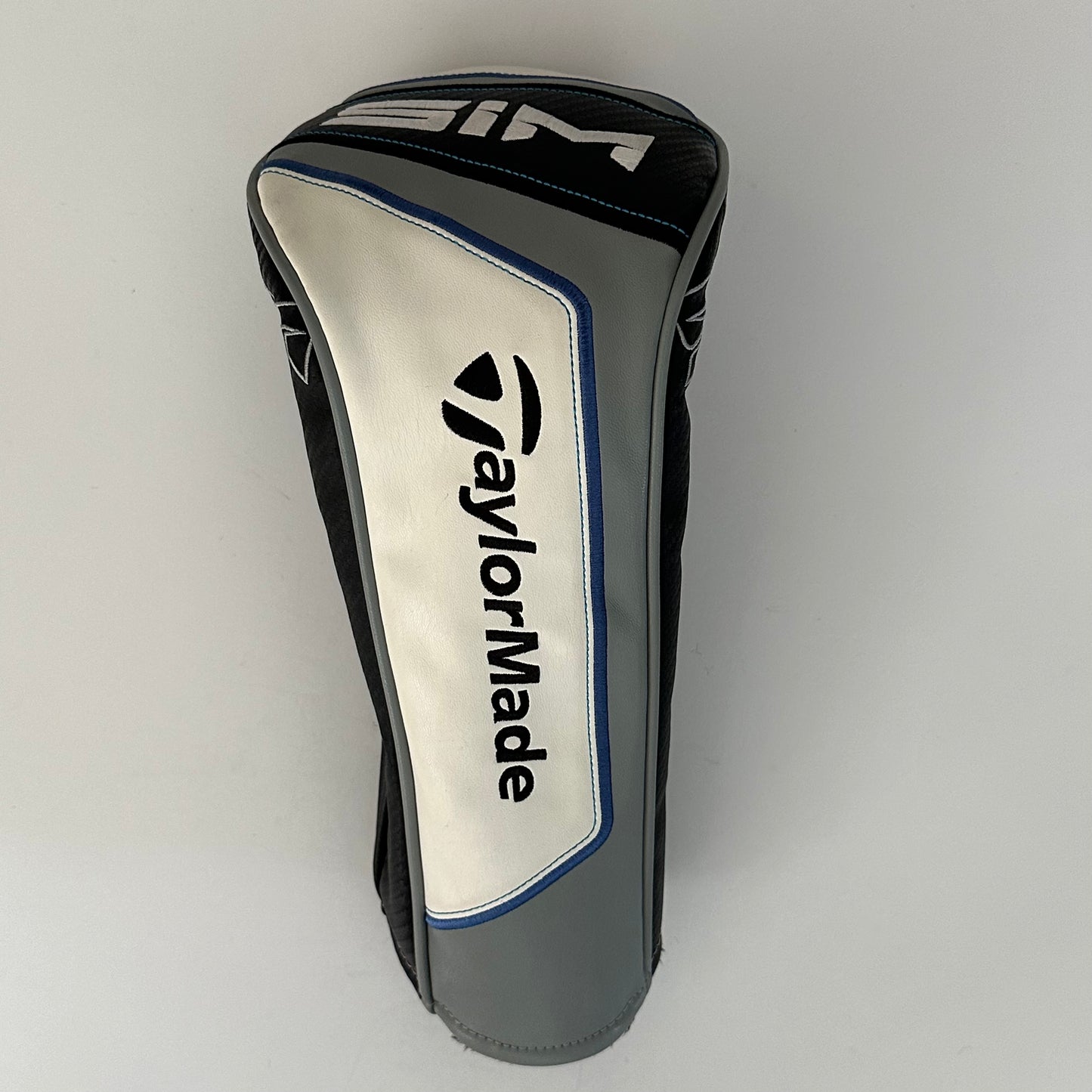 Left Hand TaylorMade SIM 9.0* Driver Stiff Flex Headcover Included